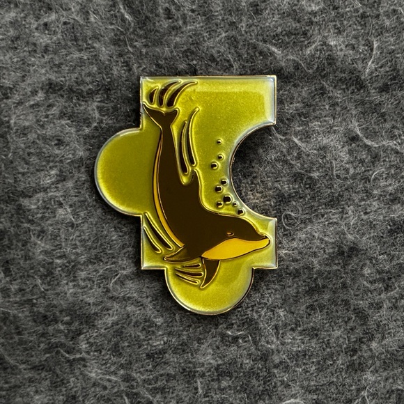 Seaworld Orca Shamu Puzzle Piece Pin
